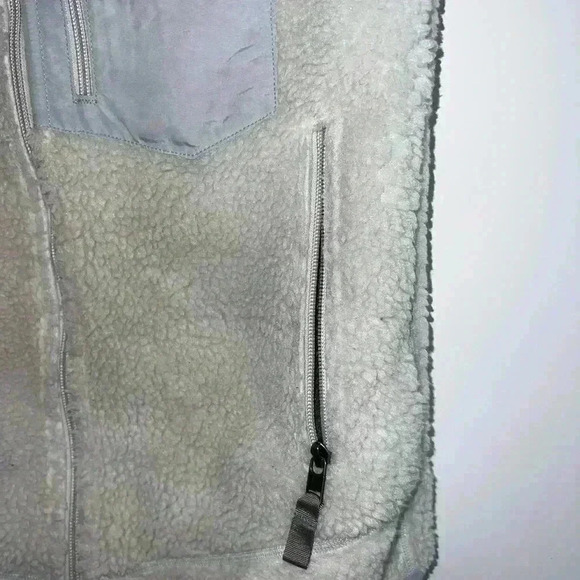 Patagonia® Worn Wear W's Classic Retro-X® Vest xs - Picture 5 of 12